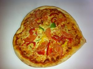 22.Pizza Amore ( Herzform)